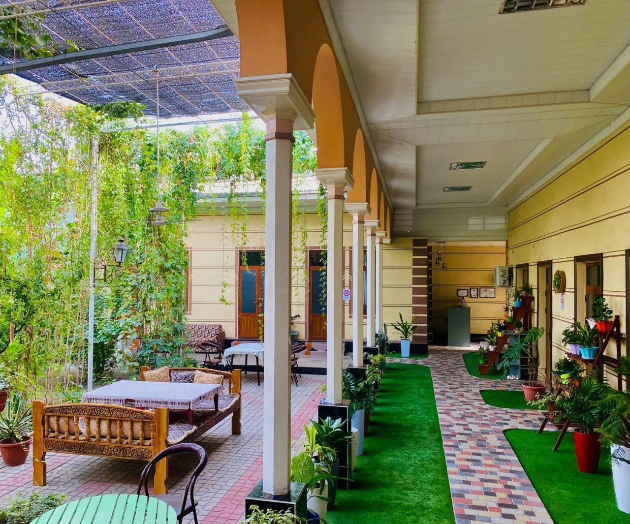 Evergreen Guesthouse Marghilon Exterior photo